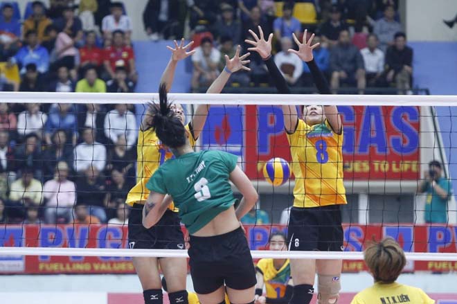 Đại chiến bóng chuyền nữ Việt Nam - Trung Quốc: Choáng váng ra quân - 1
