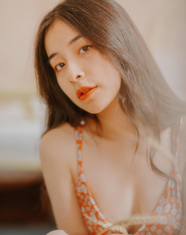 "Quỳnh búp bê nhí" diện đồ ngủ khoe vẻ đẹp thanh tân - 1