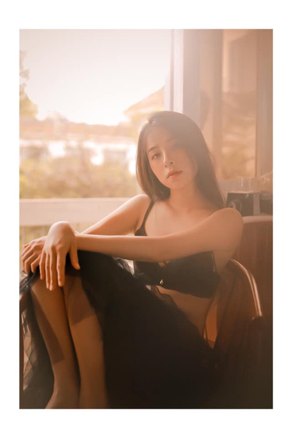 "Quỳnh búp bê nhí" diện đồ ngủ khoe vẻ đẹp thanh tân - 4