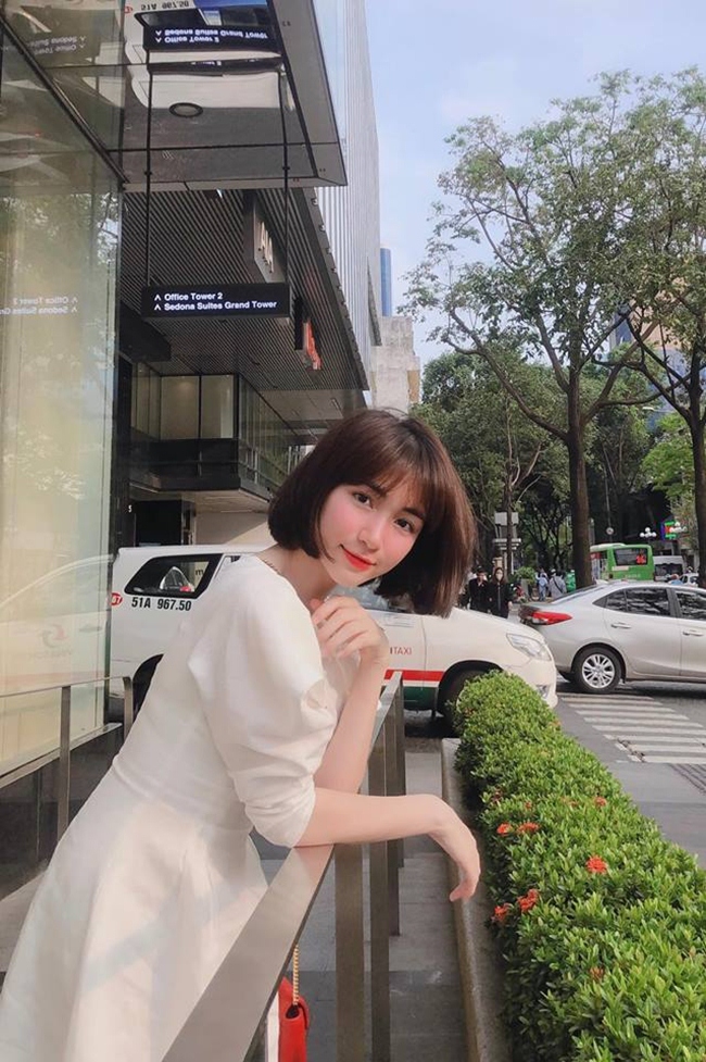 Mới đây,&nbsp; Hoà Minzy chuẩn bị tái xuất khi nhá hàng dự án mới, cũng như lên kế hoạch làm đêm nhạc riêng tại phòng trà vào đầu tháng 6/2019. Tuy nhiên, ám ảnh đêm nhạc cách đây 2 năm chỉ có 20 người đến xem khiến Quán quân Học viện Ngôi sao e ngại. Lo lắng cảnh tượng hiu hắt khán giả đến xem, Hòa Minzy đã không ngại nhờ vả bạn trai doanh nhân. “Chồng ơi, book hết bàn cho vợ đi, cho vợ đỡ sợ phòng trà nữa. Anh bảo nhân viên công ty lên xem cũng được”, cô gửi lời nhắn nhủ đến người yêu trong một bình luận.