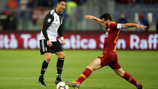 AS Roma - Juventus: Ronaldo mừng hụt, 2 đòn đau choáng váng - 1