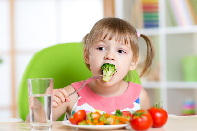 Cách ăn uống giúp trẻ "miễn dịch” với các bệnh mùa hè