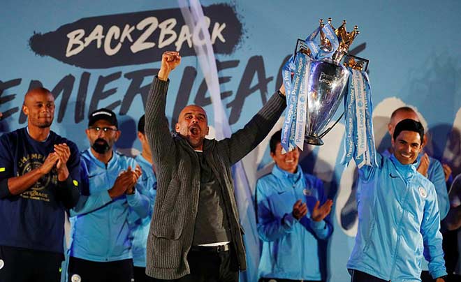 Man City vô địch Ngoại hạng Anh: Nhuộm xanh &#34;thành Man&#34;, Pep vượt Mourinho - 8