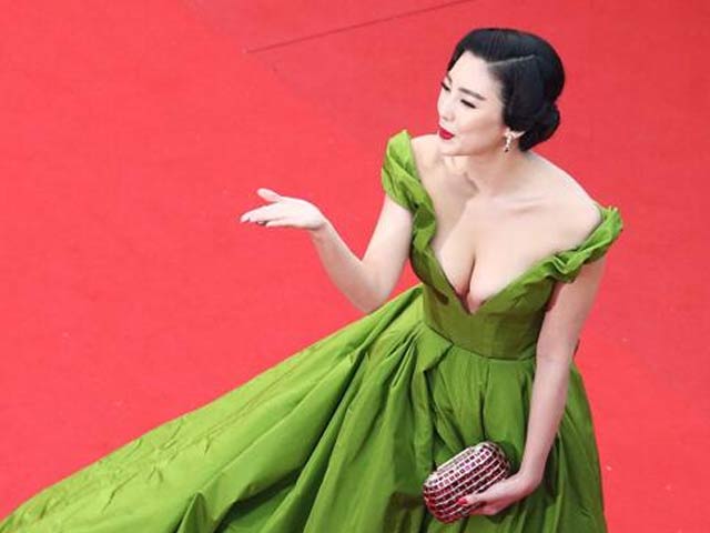 Mỹ nhân nào vượt Phạm Băng Băng trong cuộc chiến thời trang tại Cannes?