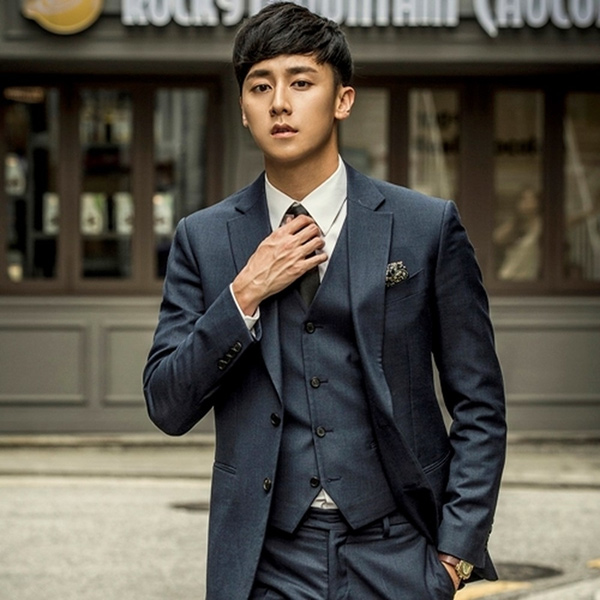 Đâu là những chàng trai sở hữu đôi môi trái tim trong showbiz Việt? - 8