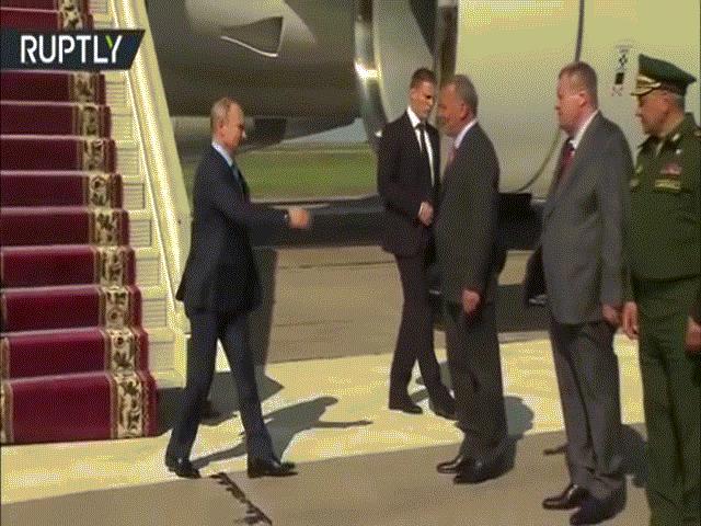 Thế giới - Putin được 6 chiếc Su-57 hộ tống, thị sát MiG-31 trang bị tên lửa “vô địch”