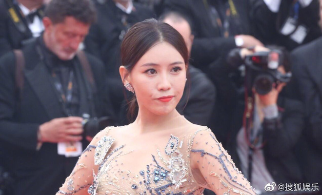 Nàng "A hoàn" khiến cả showbiz Hoa ngữ "ê chề" trên thảm đỏ Cannes là ai? - 1