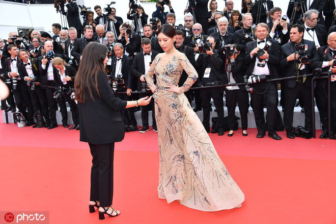 Nàng "A hoàn" khiến cả showbiz Hoa ngữ "ê chề" trên thảm đỏ Cannes là ai? - 2