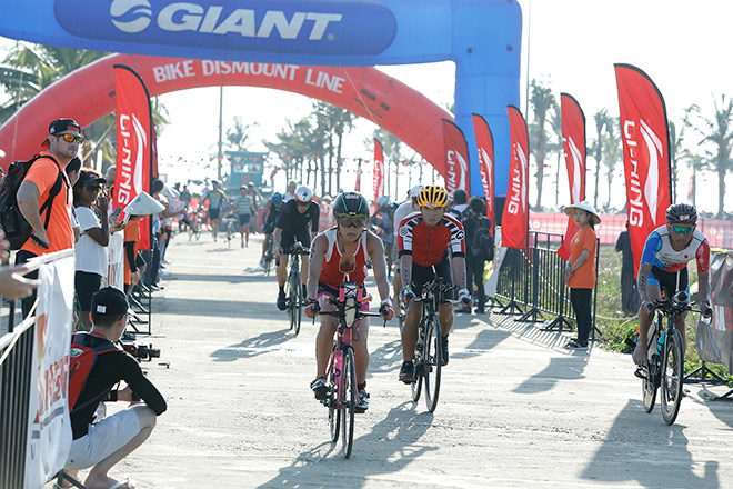 Li-Ning thắp sáng ngọn lửa đam mê tại IRONMAN 70.3 Việt Nam 2019 - 1