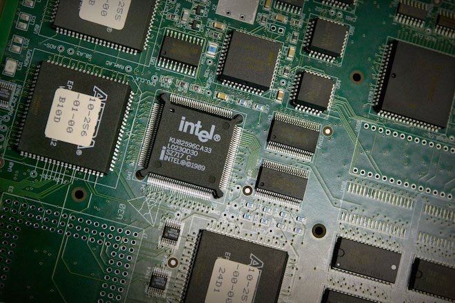 Apple, Google, Microsoft tung bản vá khẩn cấp cho thiết bị dùng chip Intel - 1