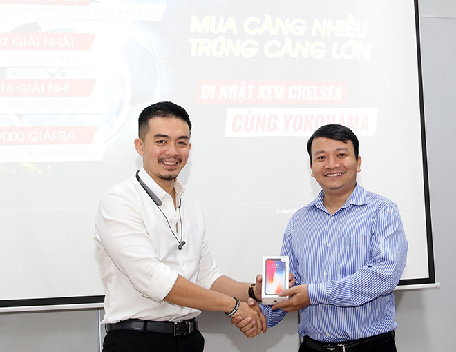 Khách hàng vỡ òa hạnh phúc khi nhận được quà tặng đặc biệt từ Yokohama - 3