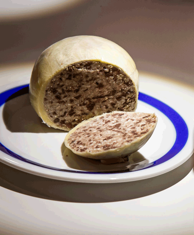 6. Dạ dày của cừu nhồi với nội tạng, bột yến mạch và gia vị làm nên một món ăn rất nổi tiếng ở Scotland.