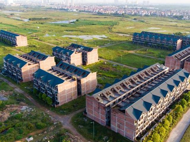 Kinh doanh - Ồ ạt mua đất là &quot;chôn&quot; tiền vào đất