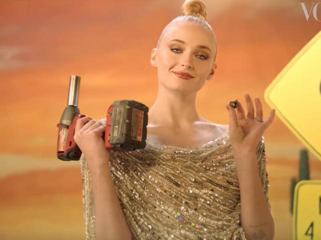 Thời trang - 2 chiếc váy mỹ nhân Game Of Thrones mặc trong clip Vogue của NTK Việt nào?