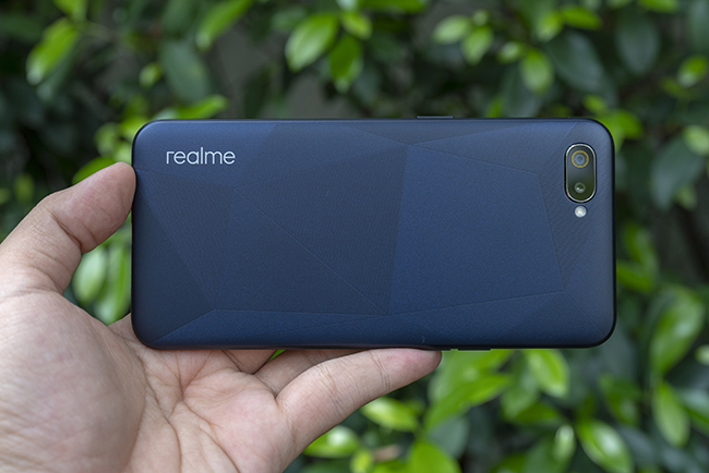 Phiên bản 2GB RAM + 16GB ROM sẽ được lên kệ vào ngày 1/6 với mức giá dự kiến dưới 3 triệu đồng.
