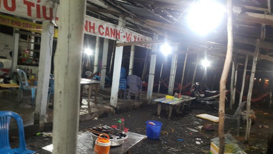 Bắt 2 đối tượng đập phá quán ăn &#34;chặt chém&#34; ở Long An - 1