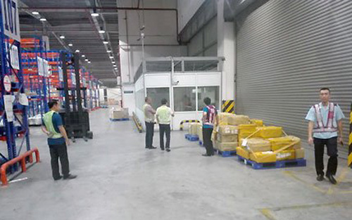 Phi vụ buôn lậu 'khủng': 2.500 smartphone từ Trung Quốc vào Việt Nam - 5