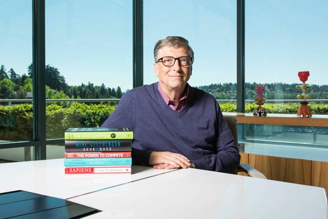 Mặc dù, Bill Gates đồng sáng lập Microsoft với Paul Allen nhưng hiện tại ông chỉ nắm giữ 1,3% cổ phần của Microsoft. Số cổ phần này chiếm 12,5% trong khối tài sản 104 tỷ USD của ông.