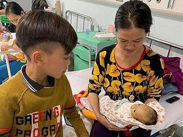 Giáo dục - du học - Cậu bé đạp xe 103km từ Sơn La xuống Hà Nội thăm em vào đề thi môn Ngữ Văn