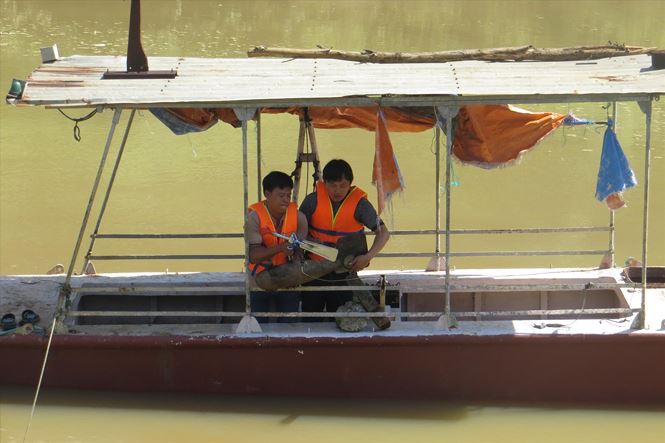 Nghề "ăn cơm dưới đất nói chuyện trên trời" - 2