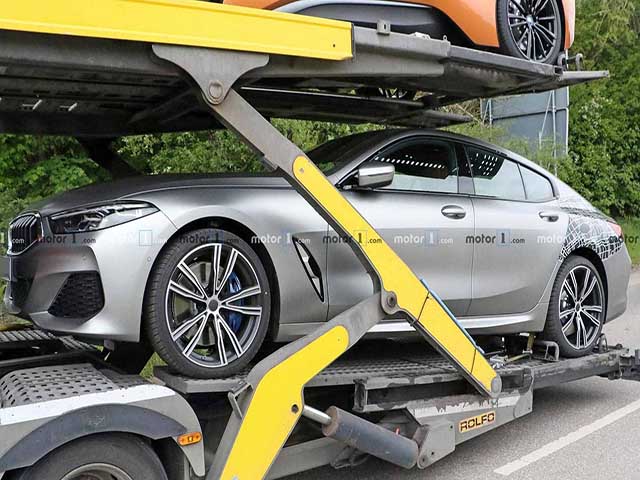 Tin tức ô tô - BMW 8 Series Gran Coupe lộ diện khi đang được vận chuyển cùng lớp nguỵ trang hời hợt
