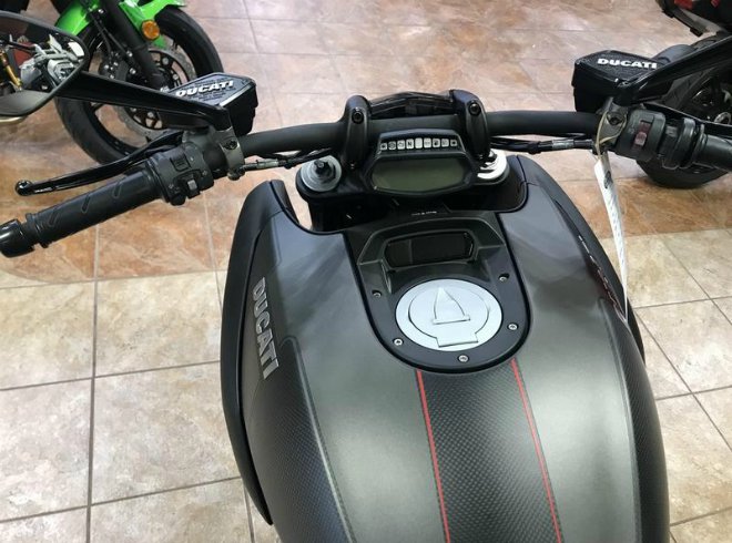 NÓNG: Siêu xe Ducati Diavel đời 2018 giảm sốc gần 200 triệu đồng - 6