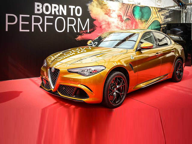 Tin tức ô tô - Cận cảnh Alfa Romeo Giulia màu sơn Ochre lạ mắt và sang chảnh