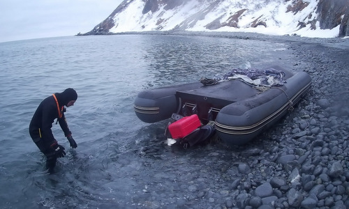 Lật xuồng, dùng xẻng làm mái chèo vượt 150km biển về đất liền suốt 6 ngày - 1