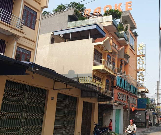 Nổ súng hỗn chiến tại quán karaoke, 1 người chết, 2 người bị thương - 1