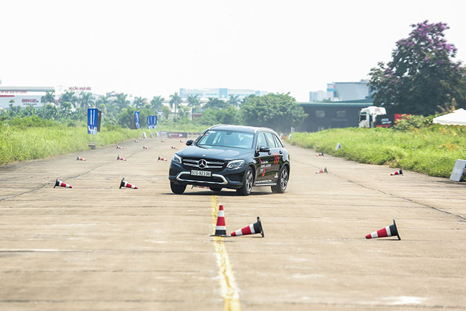 Trải nghiệm các tính năng an toàn của Mercedes Benz tại Học viện Lái xe An toàn - 2