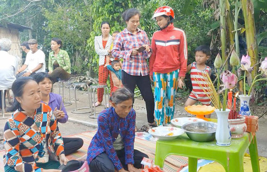 Đã dẹp bỏ bàn thờ cúng bái hoa xác thối nhưng nghĩ là "hoa thần" - 4