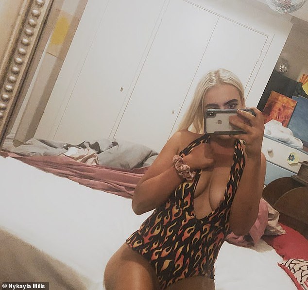 Chụp ảnh trong phòng ngủ giúp gái trẻ kiếm được 35 triệu/tuần - 5