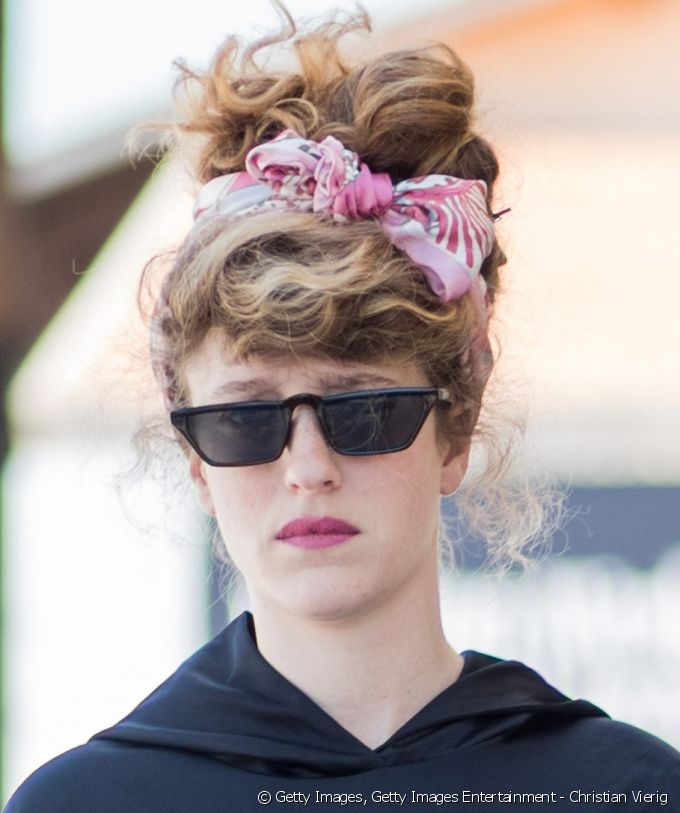 Chít khăn mỏ quạ: Phong cách vintage đang là mốt - 8