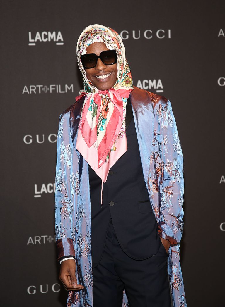 Chít khăn mỏ quạ: Phong cách vintage đang là mốt - 3