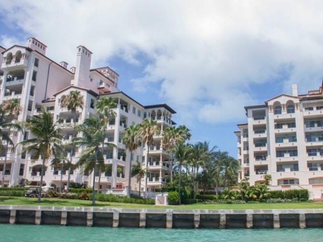 Kinh doanh - Khu dân cư toàn đại gia "ẩn náu", thu nhập một năm mua được 3 siêu xe