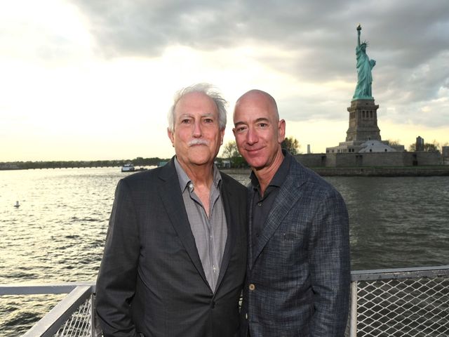 Kinh doanh - Chia sẻ hiếm hoi về người đàn ông đứng sau tỷ phú giàu nhất hành tinh