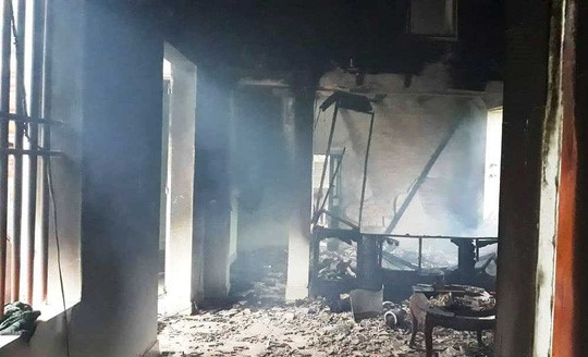 Nóng 24h qua: Nước sông Tô Lịch đã bớt sánh đặc, giảm mùi hôi thối - 2