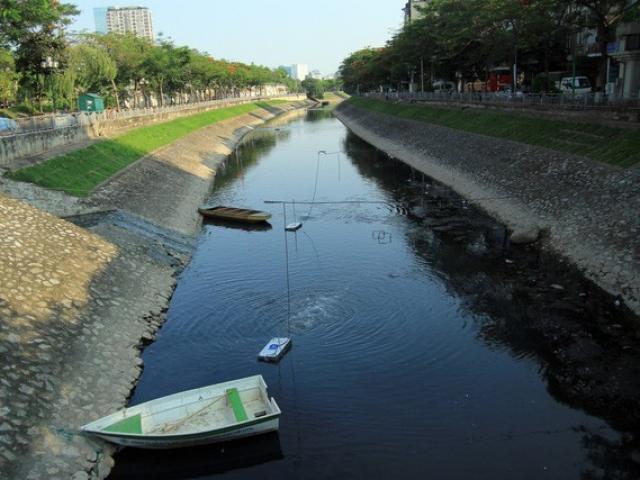 Tin tức trong ngày - Nóng 24h qua: Nước sông Tô Lịch đã bớt sánh đặc, giảm mùi hôi thối