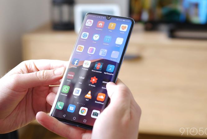 Huawei hứng đòn từ các công ty Mỹ - 1