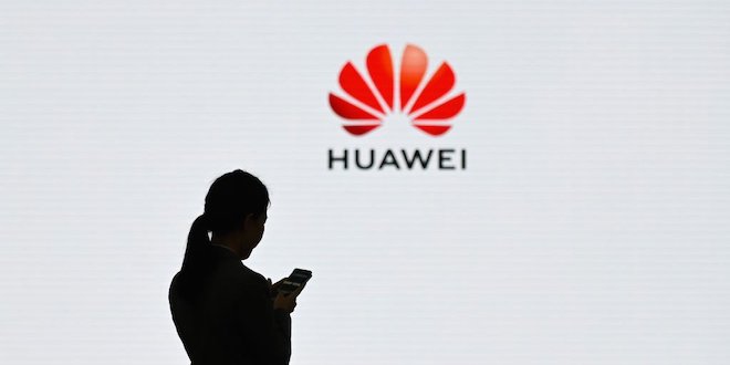 Người dùng Huawei toàn cầu lo lắng khi Google rút giấy phép Android - 1