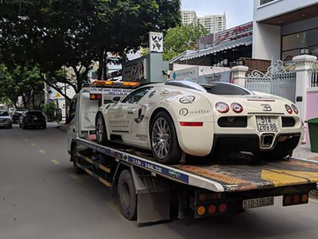 Bugatti Veyron của "Qua Vũ" bất ngờ xuất hiện trên đường phố Sài Gòn