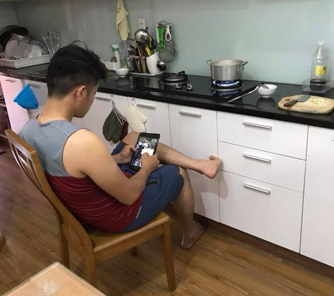 Bị chê &#34;bám váy vợ&#34;, chồng trẻ kém 7 tuổi của Lê Phương đáp trả bất ngờ - 3