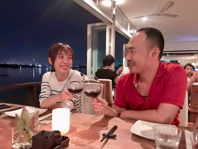 Ngoài đời, cô và ông xã Tiến Luật thường xuyên chia sẻ hình ảnh ngọt ngào.