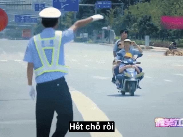 Video Clip Cười - Xe hết chỗ rồi không đón khách nữa nhé!