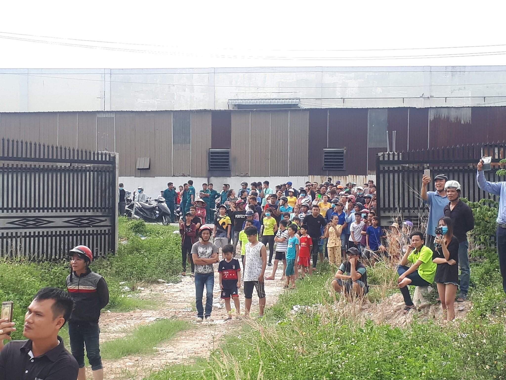 Cháy khủng khiếp ở Bình Dương, nhiều "quả cầu lửa" bốc lên cuồn cuộn - 8