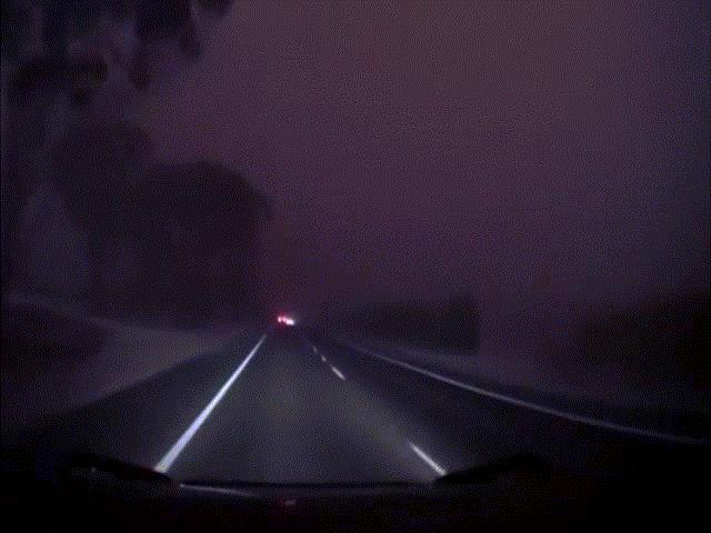 Phi thường - kỳ quặc - Video: Cảnh tượng ngày biến thành đêm như tận thế ở Úc