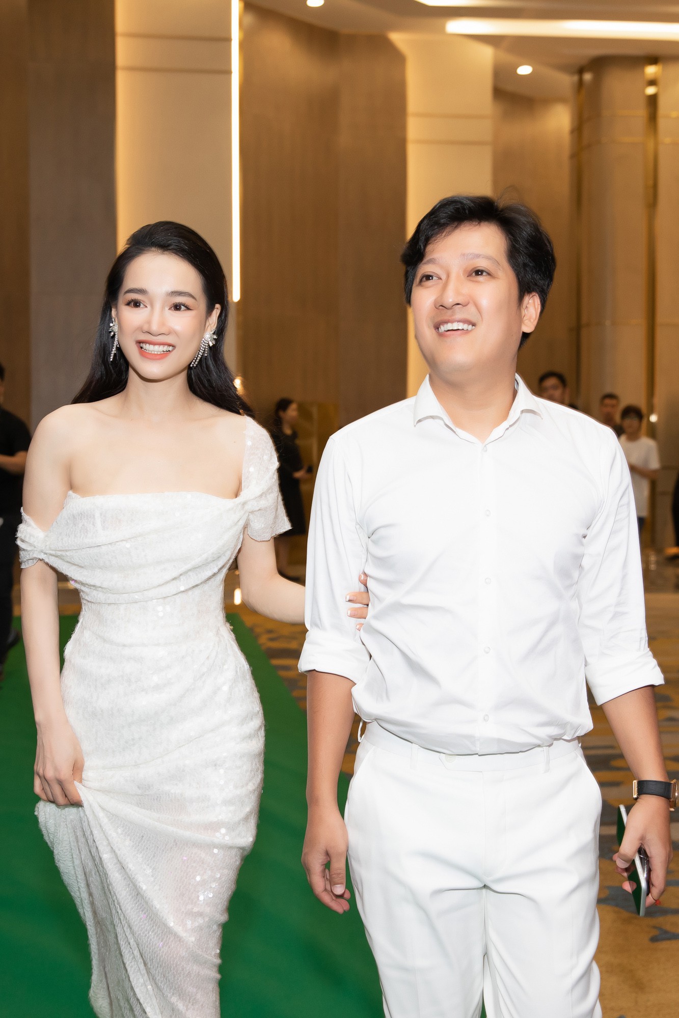 Làm sao để tránh bọng mắt lộ rõ như Nhã Phương? - 1