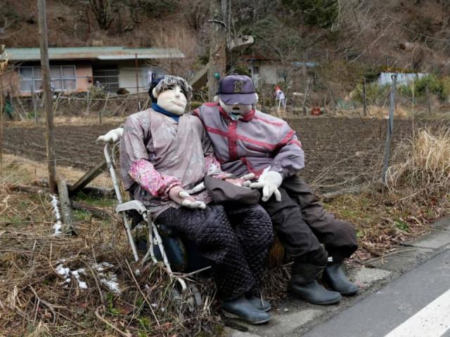 Du lịch - Nơi những con bù nhìn giữ cho cộng đồng tồn tại