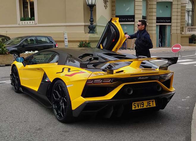 &#34;Siêu bò&#34; Lamborghini Aventador SVJ về tay vị đại gia thích &#34;màu vàng&#34; - 3