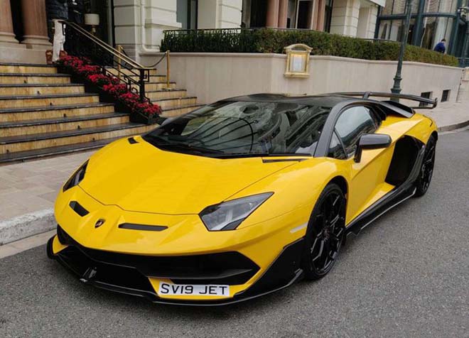 &#34;Siêu bò&#34; Lamborghini Aventador SVJ về tay vị đại gia thích &#34;màu vàng&#34; - 4